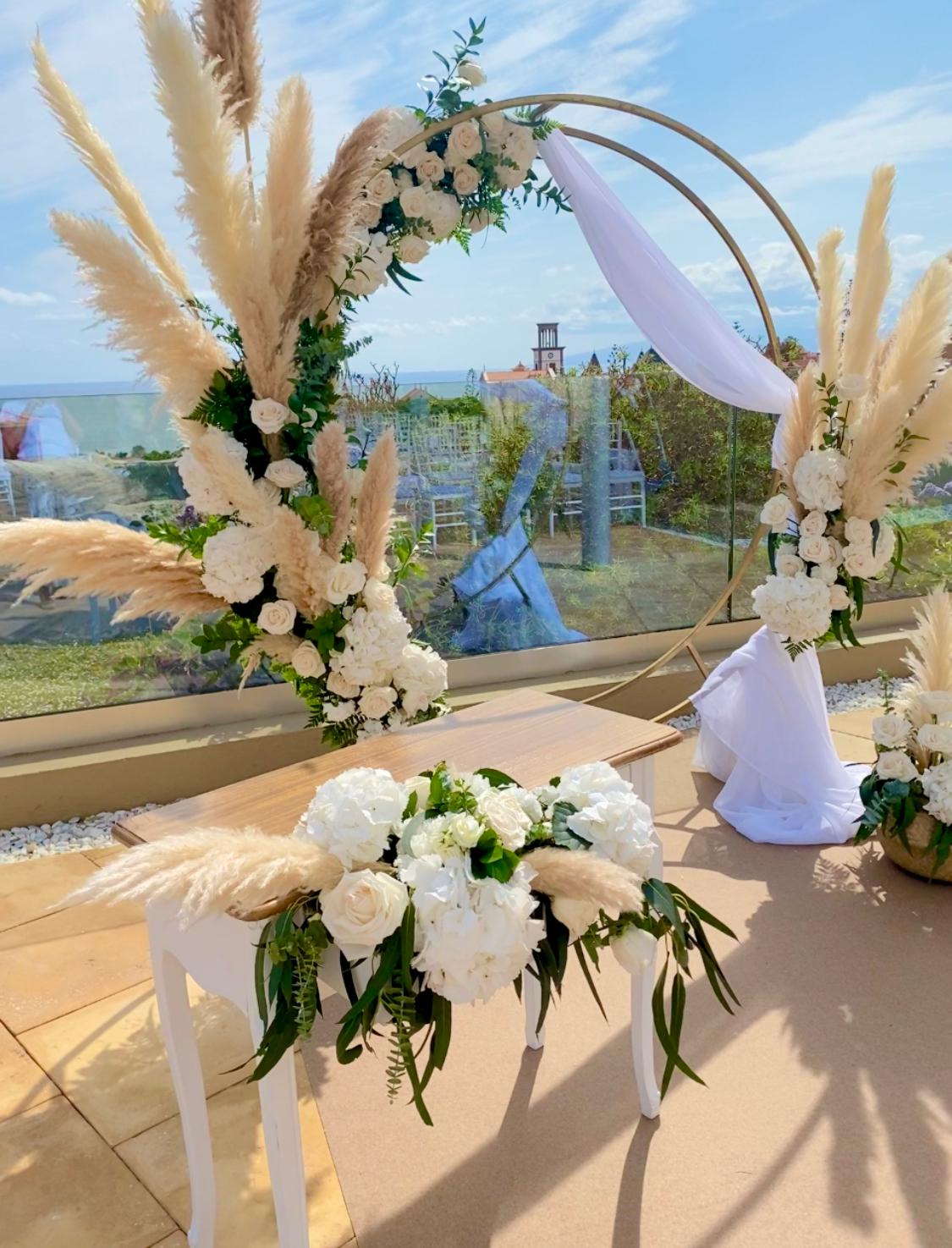 Book your wedding day in GF VICTORIA